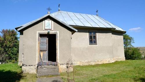 Biserica - vedere exterioară